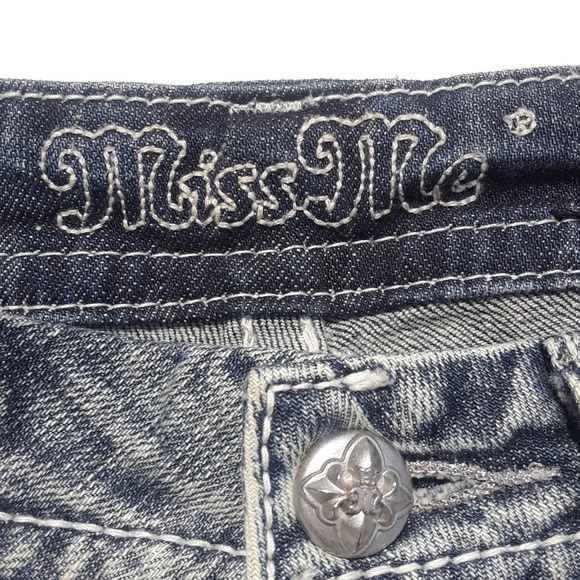Miss Me Denim Capris - Picture 4 of 5